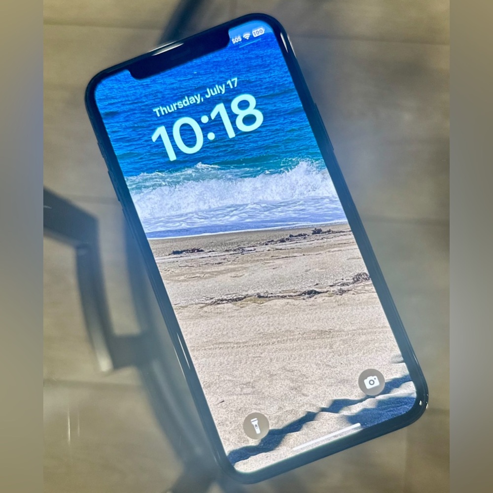 iPhone 11Pro - Picture 2 of 14